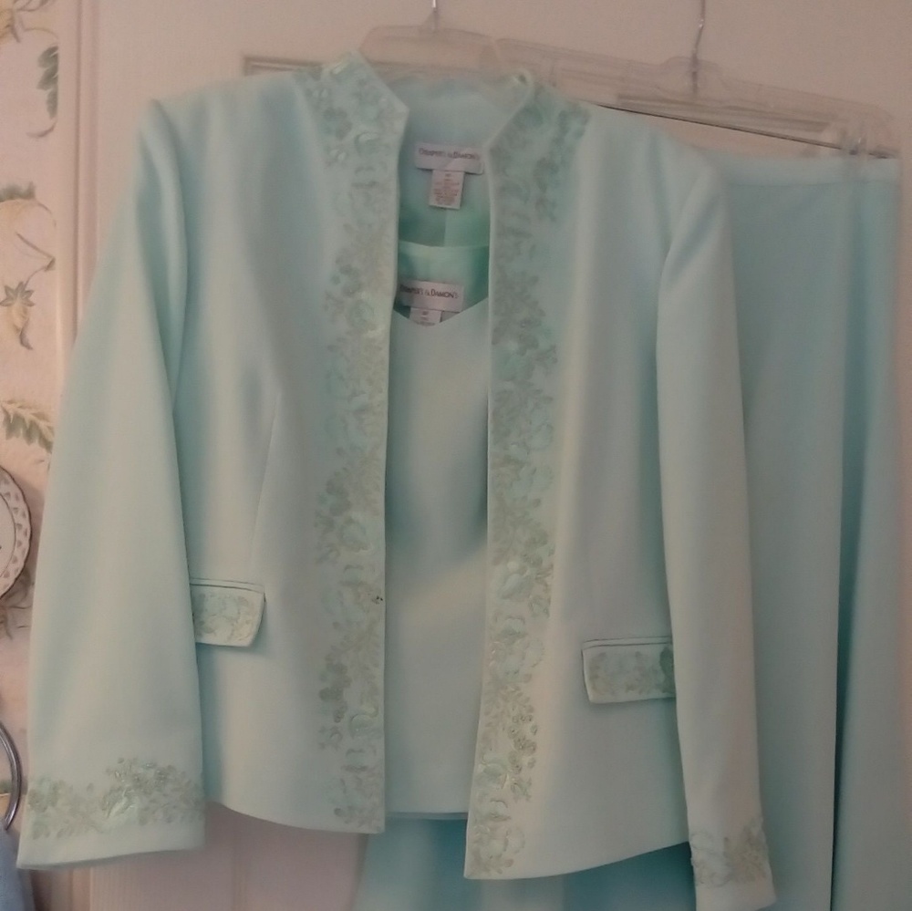 Jacket, shell, skirt,light green, embroidered